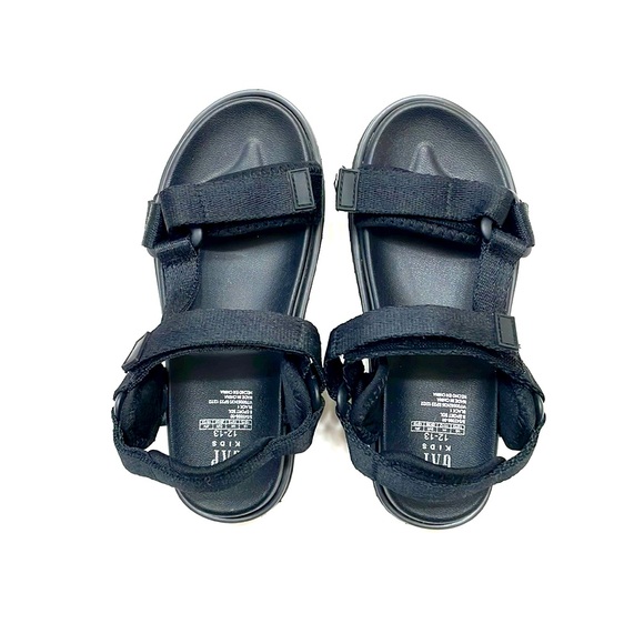 NWOT Gap Kids Unisex Black Strapped Sandals, Size 12-13 - Picture 5 of 10